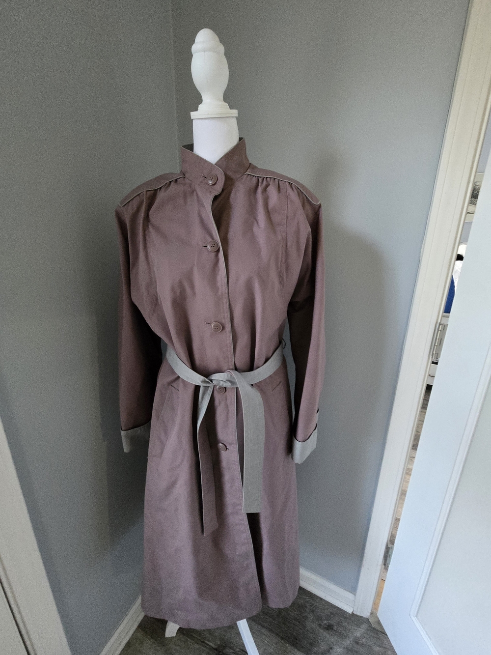 Women's Mauve Trench Coat Vintage with Contrast Belt